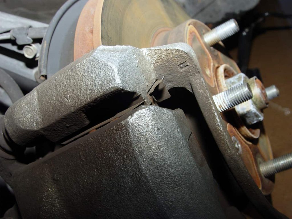 what causes squeaky brakes